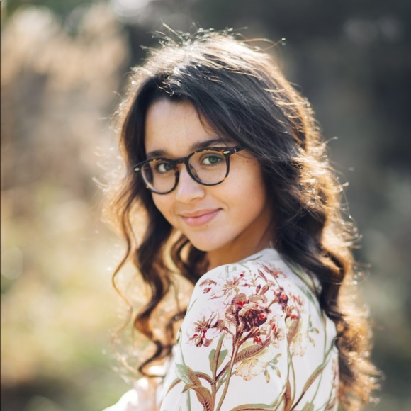 Meet your Posher, Katie - Picture 1 of 1